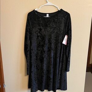 Black Velvet Long Sleeve Dress